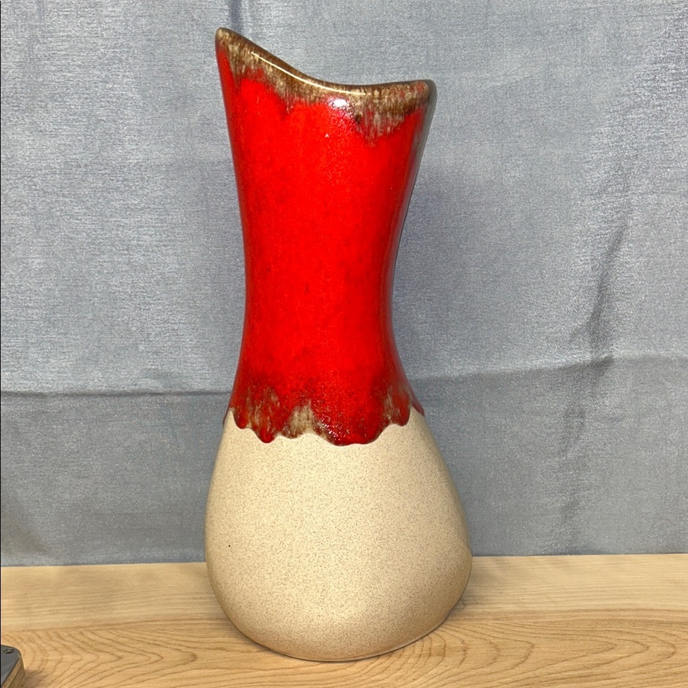Elegant Red and Tan pottery Vase style Fat Lava